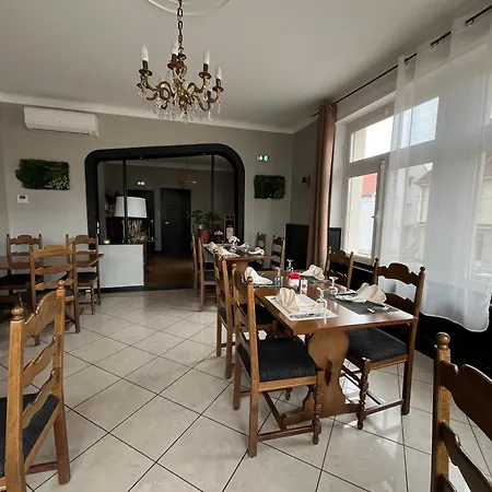 Hotel Logis Hotel & Restaurant - Le Floride 3*